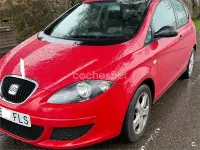 Usado Seat Altea Stylance 102 CV (75 kW) 2005 Rojo Monovolumen