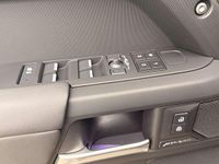 Usado Land Rover Defender SE Dynamic 249 HP (183 kW) 2025 Amarelo SUV