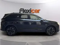 Usado Peugeot 5008 Allure 136 CV (100 kW) 2025 Negro SUV