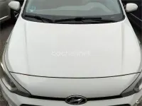 Usado Hyundai i20 84 CV (61 kW) 2015 Blanco Berlina
