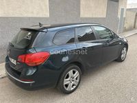Usado Opel Astra Selective 110 CV (80 kW) 2015 Verde Familiar