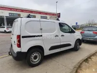 Usado Citroën Berlingo Feel 102 CV (75 kW) 2024 Blanco Monovolumen