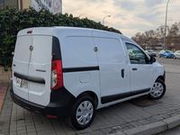 Usado Dacia Dokker Essentiel 107 CV (78 kW) 2020 Blanco Monovolumen