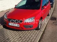 Usado Ford Focus Trend 100 CV (73 kW) 2006 Rojo Berlina