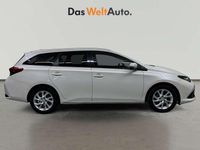 Usado Toyota Auris Touring Sports Active 116 CV (85 kW) 2017 Blanco Familiar