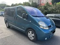 Usado Renault Trafic Privilege 140 CV (102 kW) 2005 Gris Monovolumen