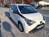 Usado Toyota Aygo X-cite 69 CV (50 kW) 2018 Blanco Utilitario