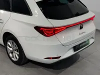 Usado Seat Leon Style 115 CV (84 kW) 2021 Blanco Familiar