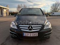 Usado Mercedes B200 193 CV (141 kW) 2010 Negro Monovolumen