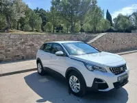 Usado Peugeot 3008 Active 130 CV (95 kW) 2019 Blanco SUV