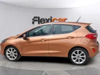 Usado Ford Fiesta Titanium 85 CV (62 kW) 2018 Naranja Utilitario