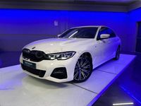 Usado BMW 318 Shadowline 150 HP (110 kW) 2022 Branco Sedan