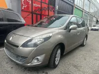 Usado Renault Grand Scénic II Dynamique 130 CV (95 kW) 2009 Beige Monovolumen