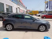 Usado Renault Mégane LIMITED 140 CV (102 kW) 2020 Azul Utilitario