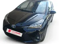 Usado Toyota Yaris Hybrid Active 73 CV (53 kW) 2019 Negro