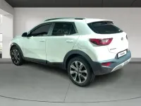 Usado Kia Stonic 100 HP (73 kW) 2019 Branco SUV