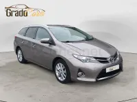 Usado Toyota Auris Active 124 CV (91 kW) 2014 Beige Familiar