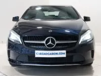 Usado Mercedes A180 122 CV (89 kW) 2017 Azul Utilitario