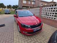 Usado Skoda Fabia 90 CV (66 kW) 2016 Rojo Berlina