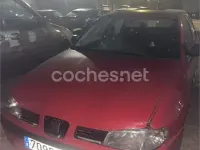 Usado Seat Ibiza Stella 60 CV (44 kW) 2001 Rojo Utilitario