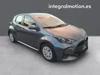 Usado Toyota Yaris Business Edition 115 CV (84 kW) 2021 Gris Utilitario
