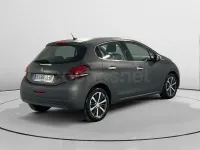 Usado Peugeot 208 Allure 110 CV (80 kW) 2017 Gris / plata Utilitario