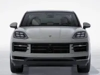 Usado Porsche Cayenne 519 CV (381 kW) 2025 Gris / plata SUV