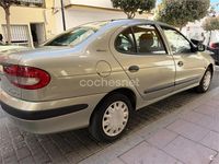 Usado Renault Mégane II Authentique 95 CV (69 kW) 2002 Verde Berlina