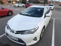 Usado Toyota Auris Hybrid Active 136 CV (100 kW) 2014 Blanco Berlina