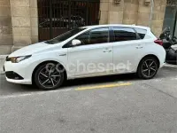 Usado Toyota Auris Hybrid Edition 136 CV (100 kW) 2018 Blanco Berlina