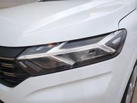 Usado Dacia Sandero Comfort 100 CV (73 kW) 2023 Blanco Utilitario