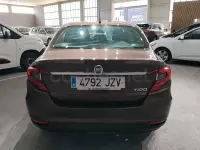Usado Fiat Tipo Easy 95 CV (69 kW) 2017 Marrón Berlina