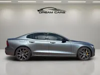 Usado Volvo S60 405 CV (297 kW) 2021 Gris Berlina