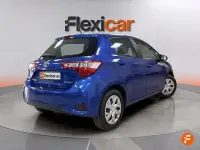 Usado Toyota Yaris Hybrid Active 100 CV (73 kW) 2020 Azul