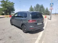 Usado VW Touran R-line 150 CV (110 kW) 2024 Gris / plata Monovolumen
