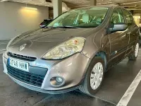 Usado Renault Clio IV Business 75 CV (55 kW) 2012 Gris / plata Berlina