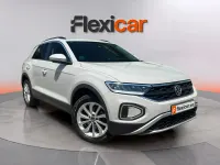 Usado VW T-Roc Life 150 CV (110 kW) 2023 Gris SUV