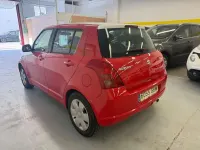 Usado Suzuki Swift GLX 92 CV (67 kW) 2008 Rojo Utilitario