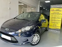 Usado Ford Fiesta Trend 82 CV (60 kW) 2012 Azul Berlina