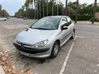 Usado Peugeot 206 70 CV (51 kW) 2003 Gris / plata Berlina