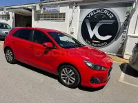 Usado Hyundai i30 120 CV (88 kW) 2020 Rojo Berlina