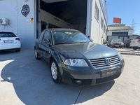 Usado VW Passat Comfortline 130 CV (95 kW) 2003 Gris / plata Berlina