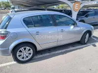 Usado Opel Astra Cosmo 110 CV (80 kW) 2010 Gris / plata Berlina