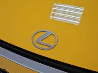 Usado Lexus LBX 136 CV (100 kW) 2025 Amarillo SUV