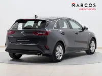 Usado Kia Ceed 120 CV (88 kW) 2021 Gris / plata Utilitario