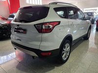 Usado Ford Kuga Titanium 120 CV (88 kW) 2017 Blanco SUV