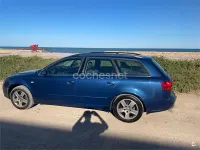 Usado Audi A4 140 CV (102 kW) 2005 Azul Familiar