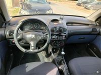 Usado Peugeot 206 70 CV (51 kW) 2001 Azul Berlina