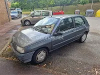 Usado Renault Clio 60 CV (44 kW) 1993 Gris / plata Utilitario