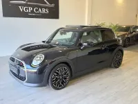 Usado Mini Cooper Favoured 204 CV (150 kW) 2024 Negro Utilitario